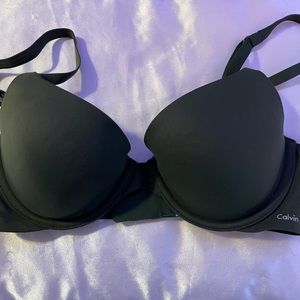 Calvin Klein 32b light push up bra